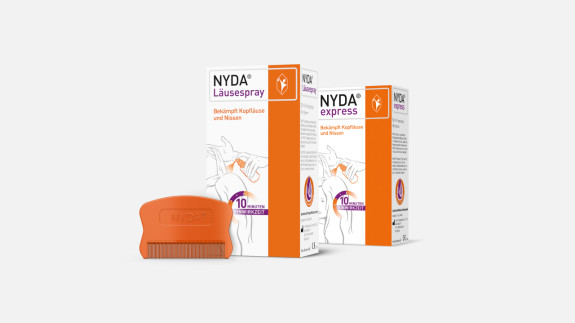 NYDA Läusespray, NYDA express und Läusekamm als Produktgruppe vor weißem Hintergrund.